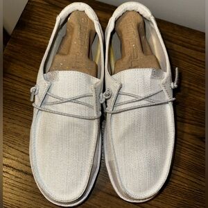 Women’s Hey Dudes Sz 7